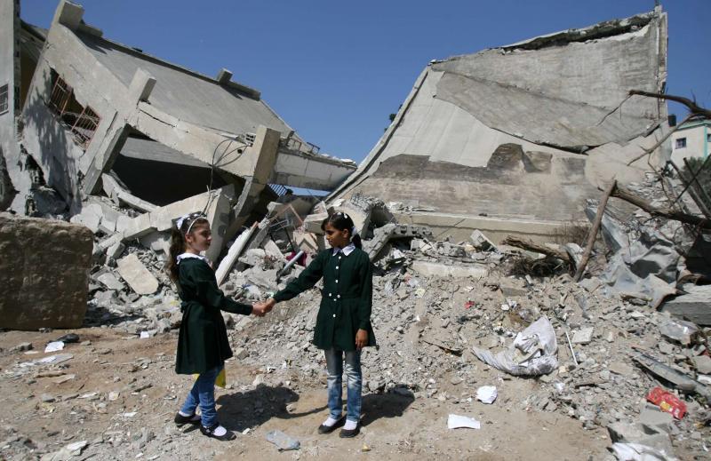 gaza-girls-rubble-school-destroyed-uni172070.jpg