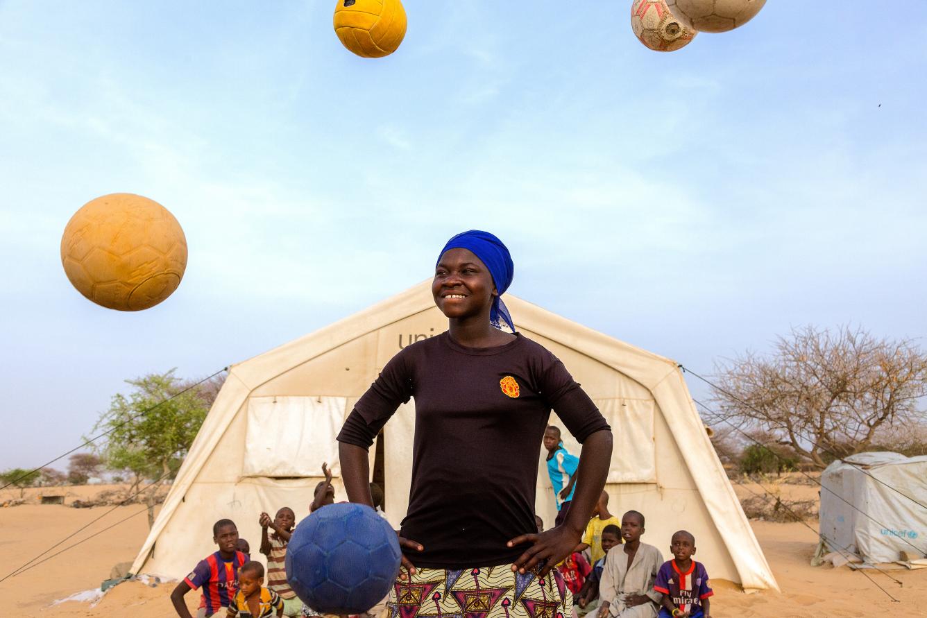 Hanatu Musa a 14 ans. Elle vient de Baga, un village au Nigeria.© UNICEF/UN015822/Esiebo