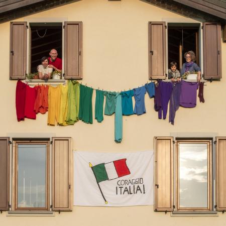 Children in Italy use clothes to send a message of support to their neighbours.