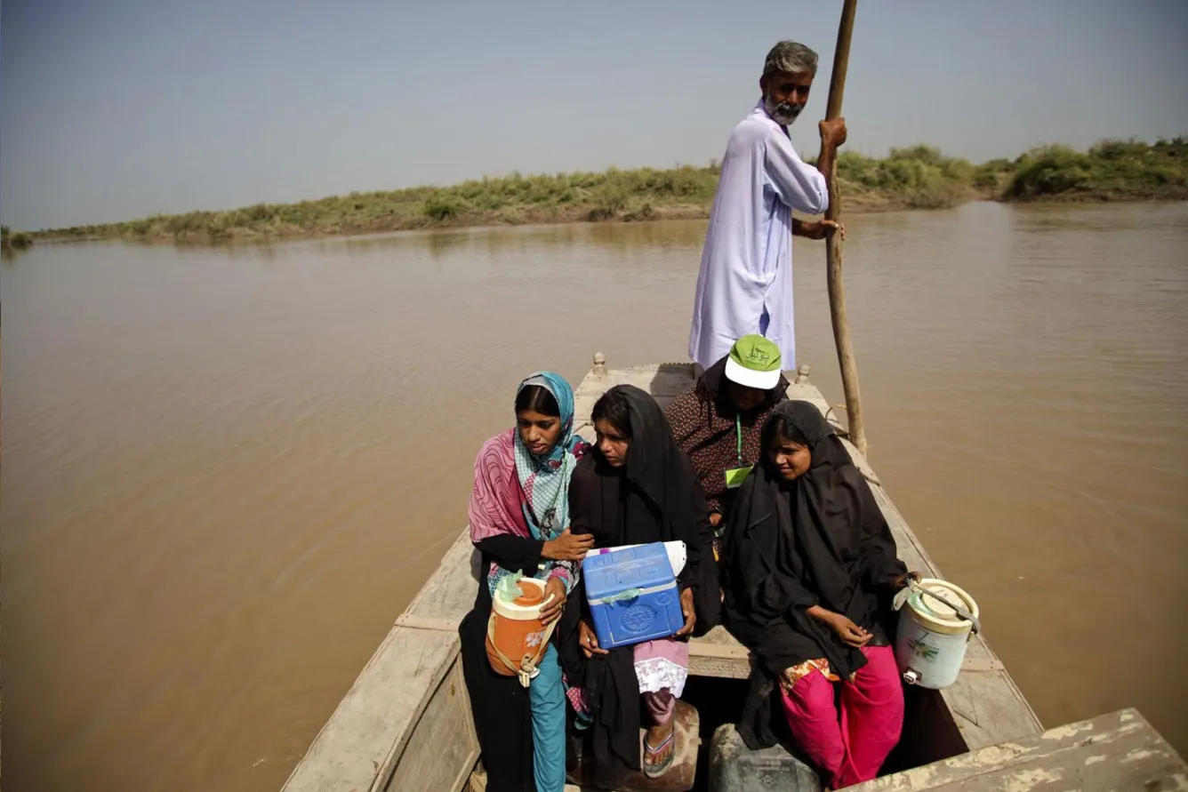 In this province of Pakistan, the only way to reach children is by crossing the Indus river