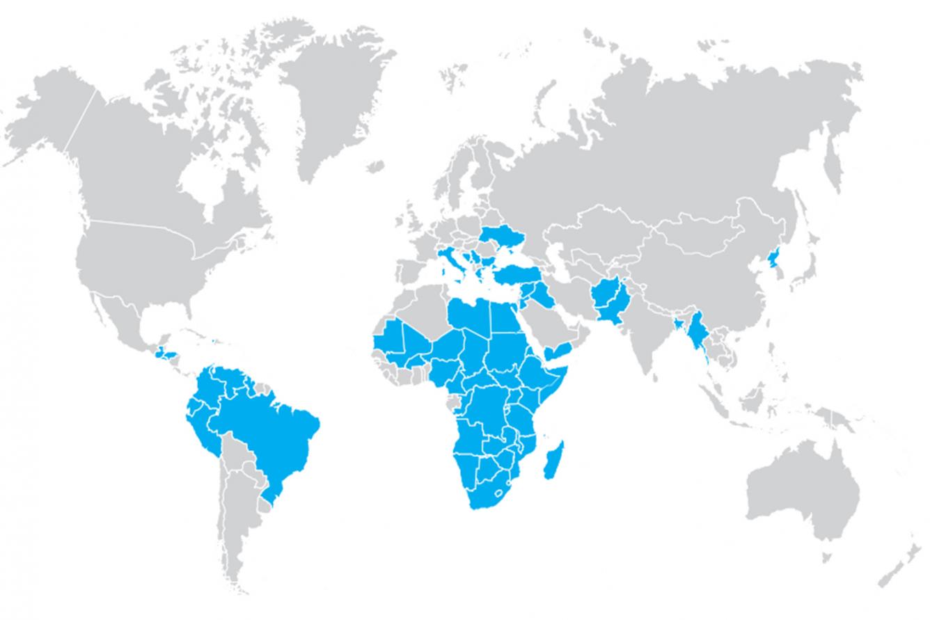 Pays nécessitant des fonds en 2020. La carte est stylisée et n’est pas à l’échelle. Elle n’implique de la part de l’UNICEF aucune prise de position quant au statut juridique des pays ou territoires ou quant au tracé des frontières. La ligne pointillée représente approximativement la ligne de contrôle convenue par l’Inde et le Pakistan. Le statut final du Jammu-et-Cachemire n’a pas encore fait l’objet d’un accord entre les parties.