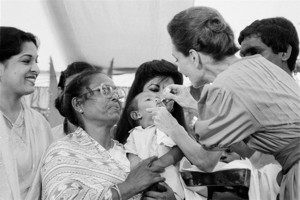 UNICEF-Bangladesh-vaccination-UNI40108.jpg