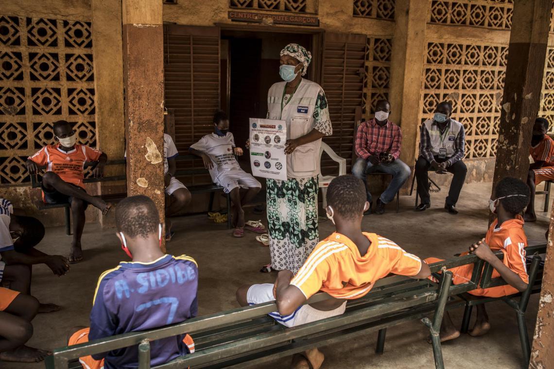 UNICEF-Mali-social-workers-UNI332890.jpg