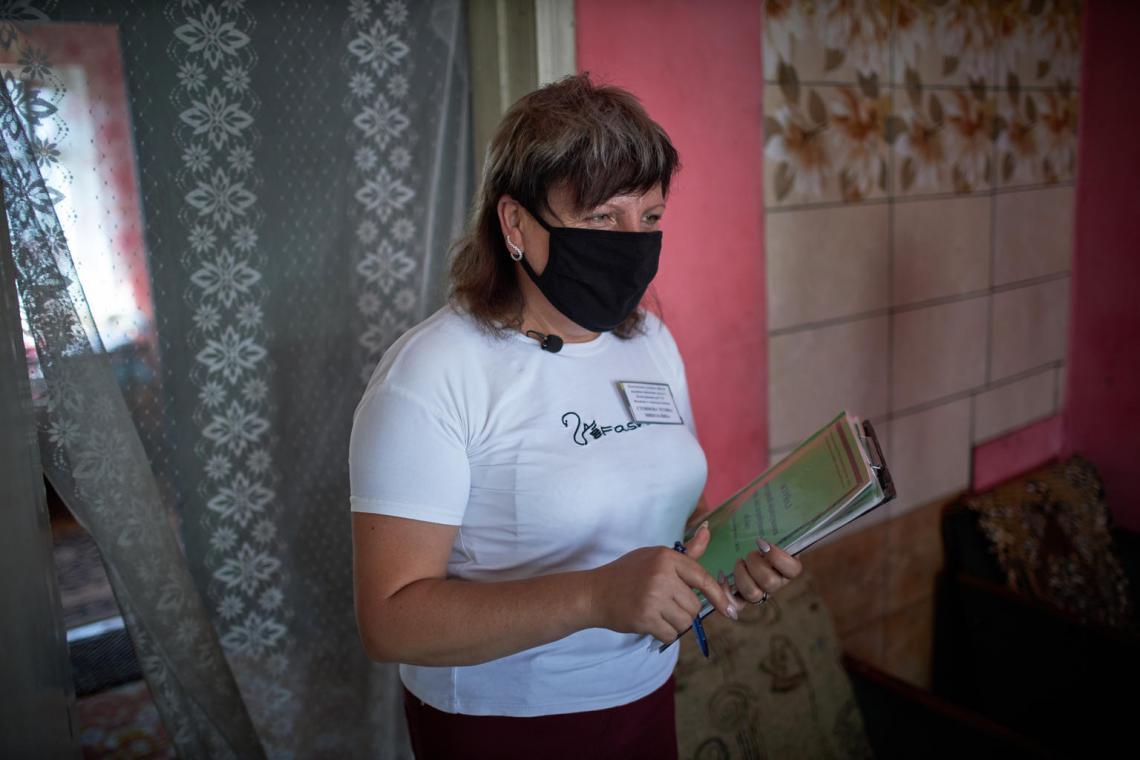 UNICEF-Ukraine-social-workers-UNI359082.jpg