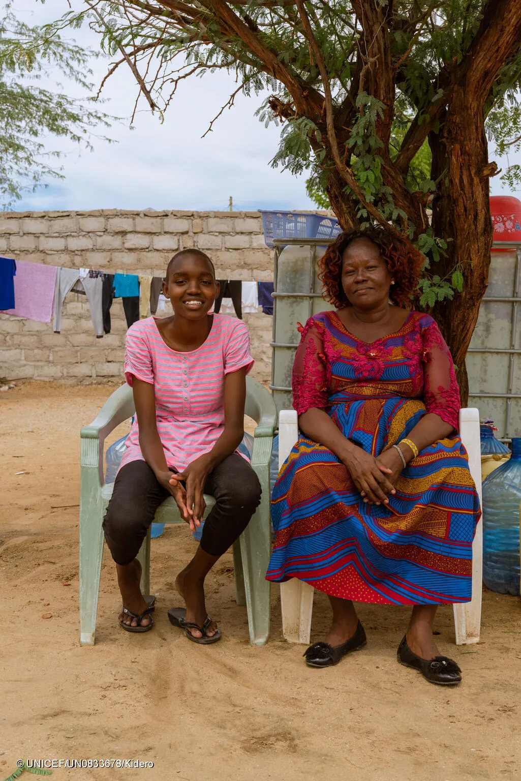 Sharlyne, chez elle avec sa tante Sophia, qu’elle appelle maman.