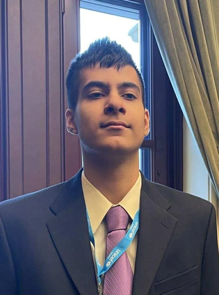 Khizar Hashmat Headshot