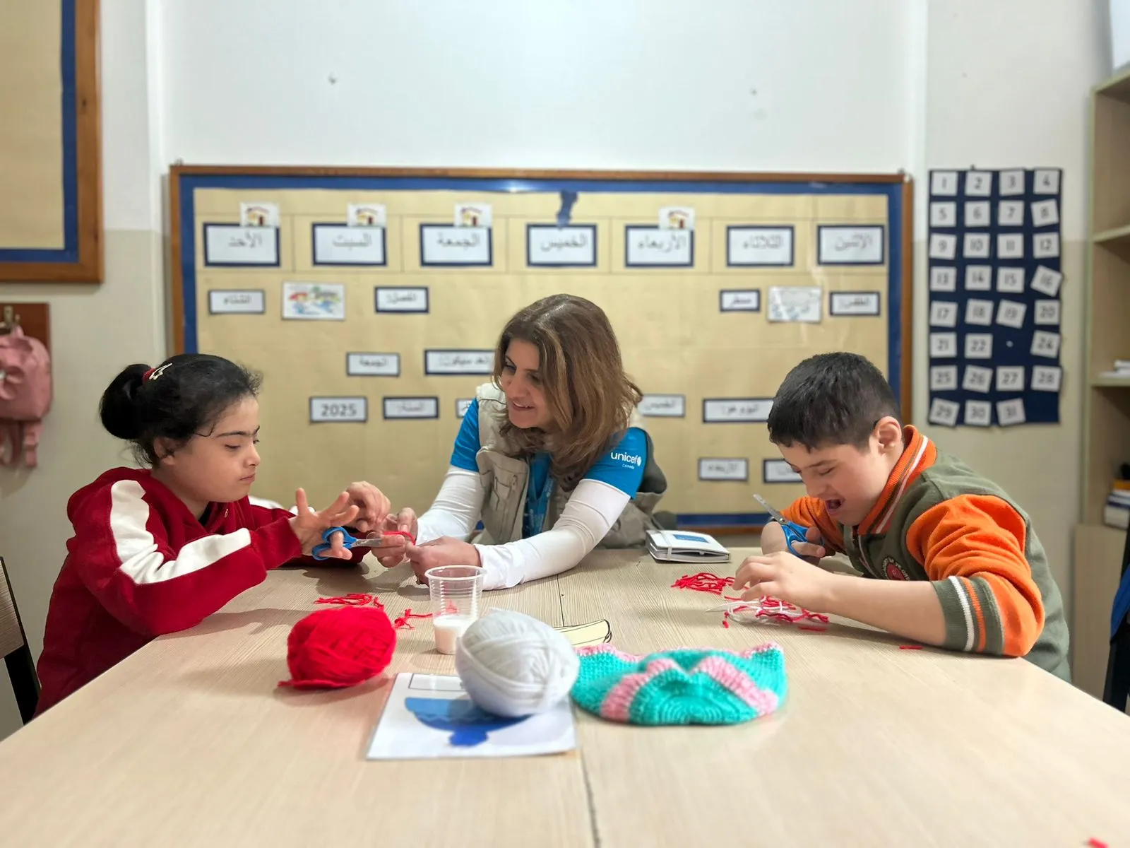 Bayan a visité l’Association First Step Together (FISTA) à Tripoli, où des enfants et des jeunes ayant des handicaps légers à sévères ainsi que de l’autisme sont soutenus dans trois centres du nord du Liban.
