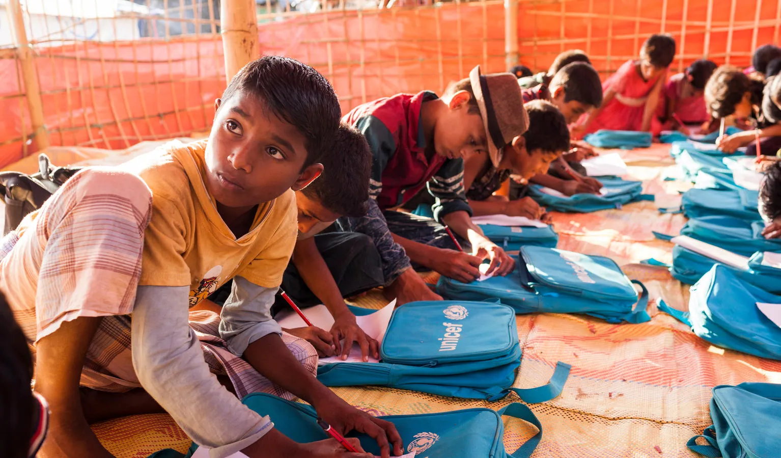 children rohingya in school