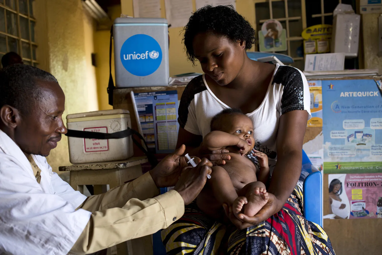 vaccination dans une clinique en RDC