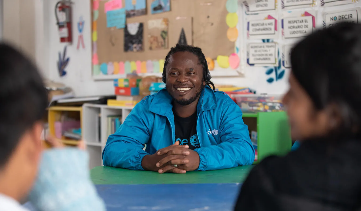 UNICEF Goodwill Ambassador Ishmael Beah at a shelter for unaccompanied adolescents who have fled their homes due to fears for their safety.