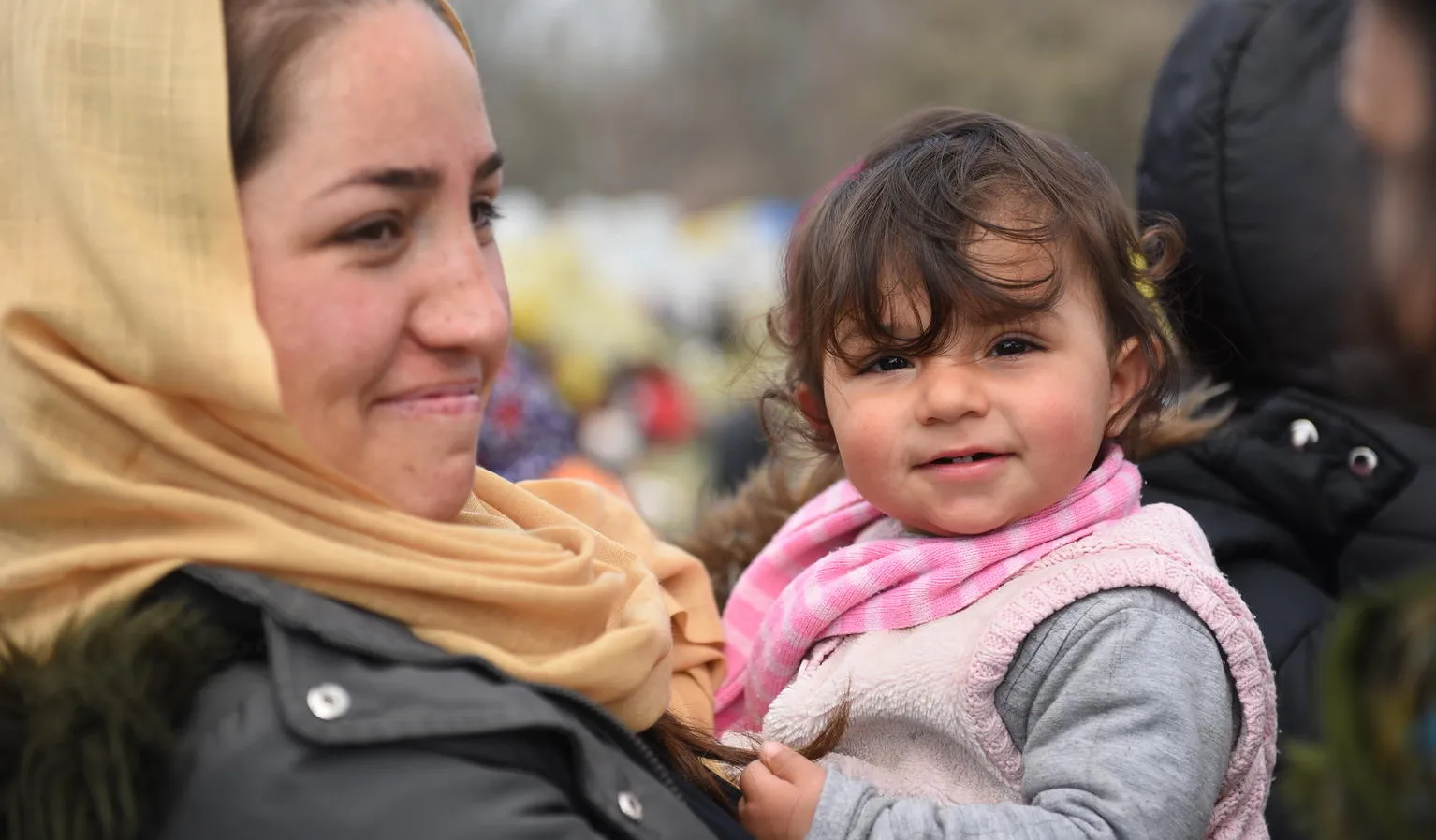 On 7 March 2020, refugees and migrants gather at the Pazarkule border crossing near Edirne, Turkey, hoping to cross over into Greece.