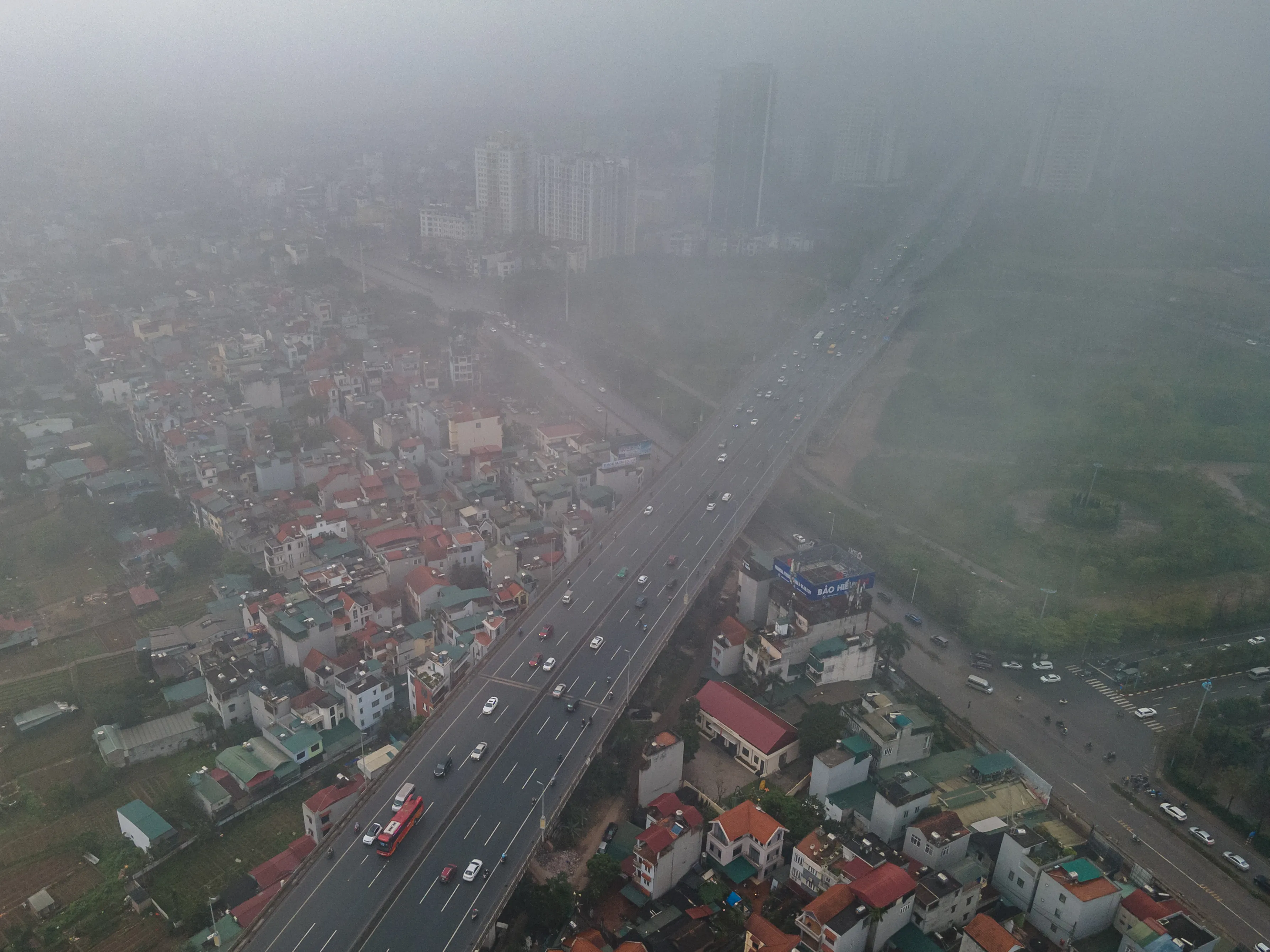  Aerial photo of a polluted city.