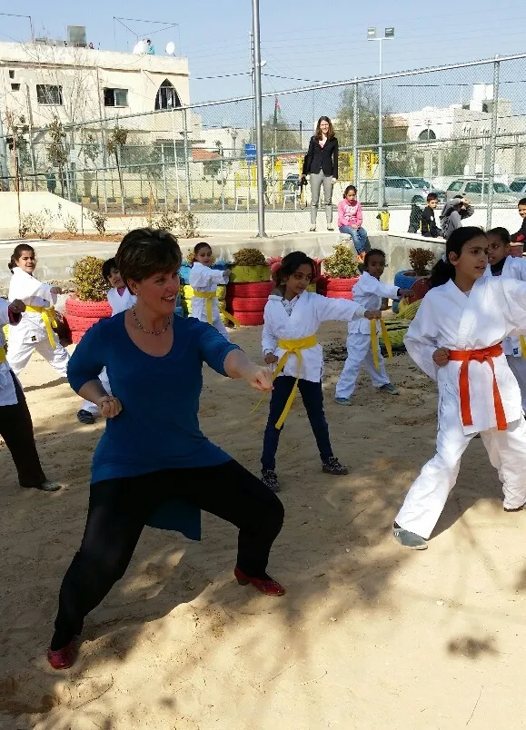Minister Bibeau learns karate