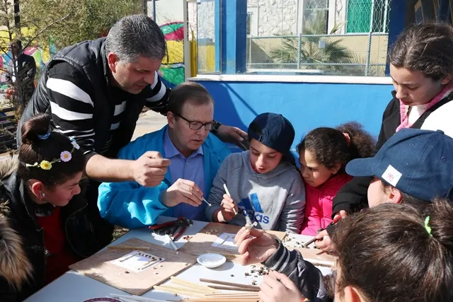 David with children