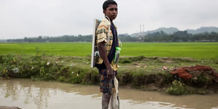 rohingya refugee boy