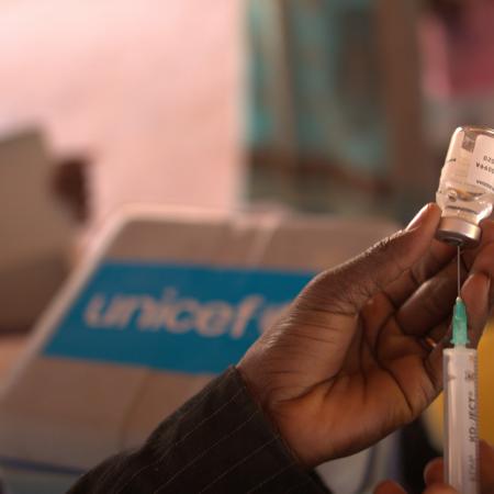 UNICEF to stockpile over half a billion syringes by year end, as part of efforts to prepare for eventual COVID-19 vaccinations.