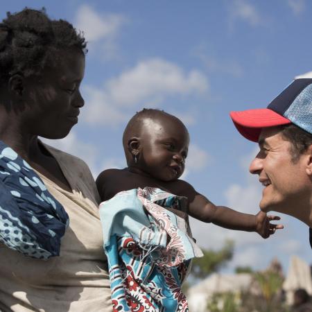 Orlando Bloom visits mother and daughter in Beira, Mozambique