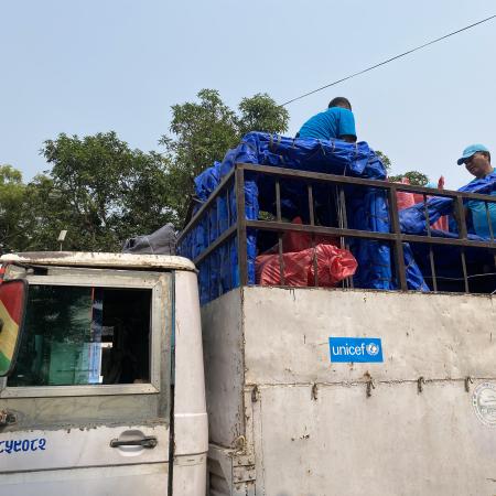On 4 Nov 2023, UNICEF staff at the field office in Nepalgunj in Banke District load relief supplies onto a truck headed for Jajarkot District.