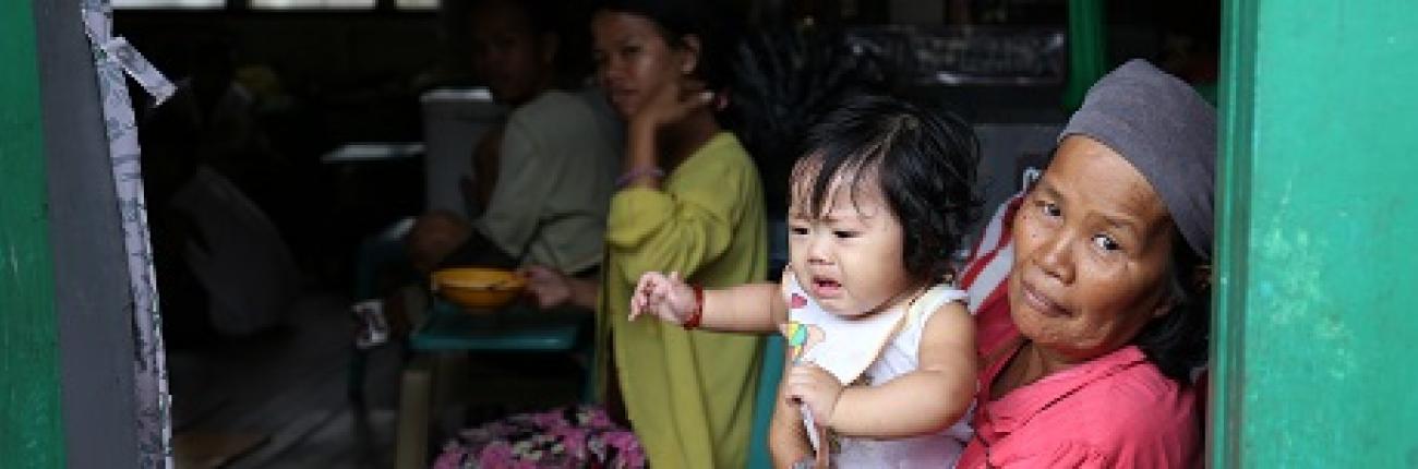 Typhoon Hagupit: families find shelter as they brace for the storm ...