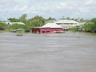 Impact of the drought in Beledweyne town is visible where homes and shops have been submerged.
