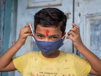 Ujas 11 shows how to correctly wear masks