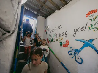 Ukraine - Frontline children: battling mental trauma, underground